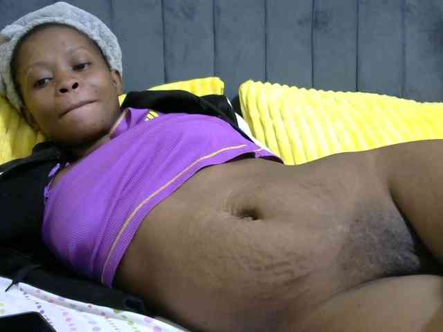 PrettyAlianah webcam