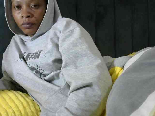 PrettyAlianah webcam