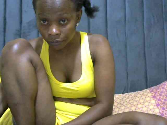 PrettyAlianah webcam