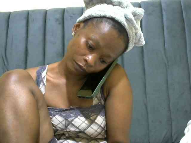 PrettyAlianah webcam