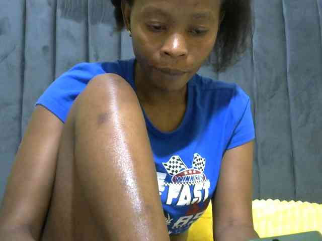 PrettyAlianah webcam