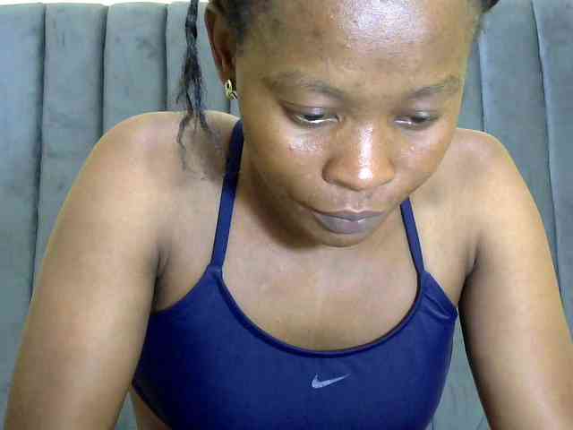 PrettyAlianah webcam