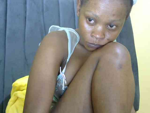 PrettyAlianah webcam