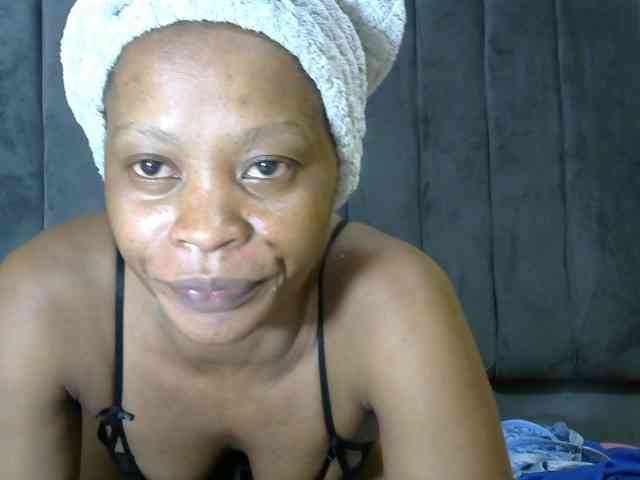 PrettyAlianah webcam