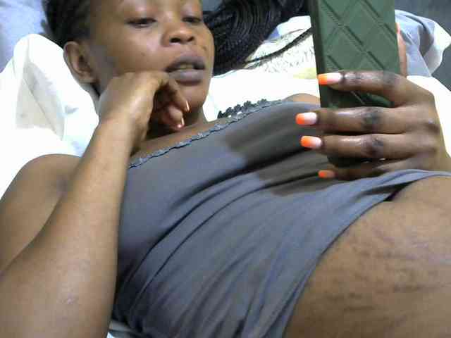 PrettyAlianah webcam