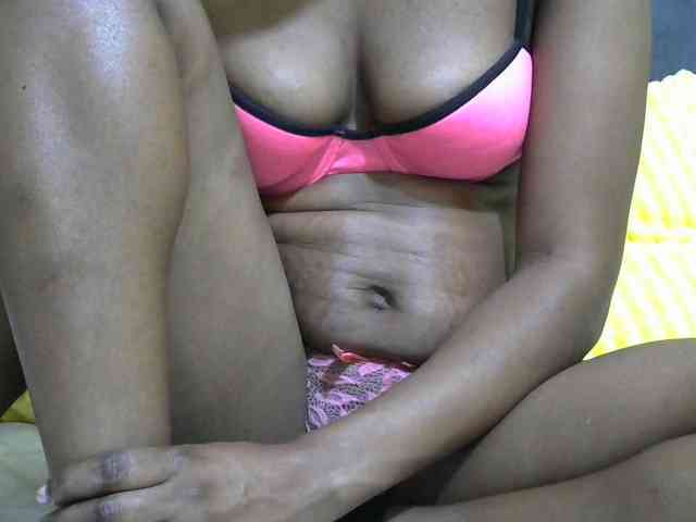 PrettyAlianah webcam