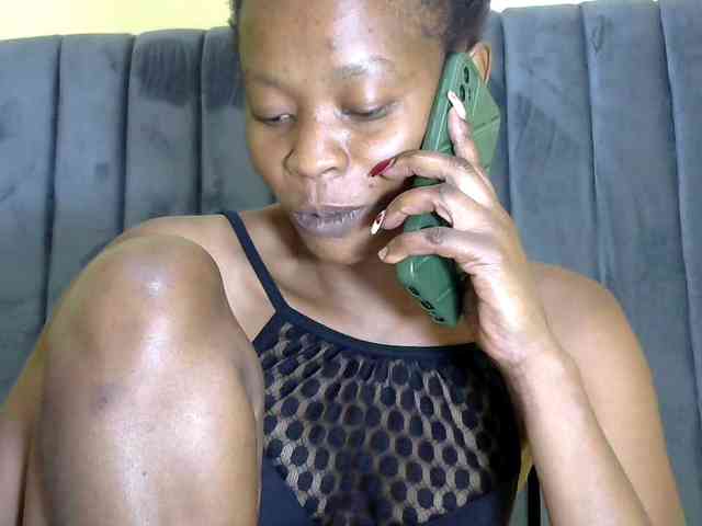 PrettyAlianah webcam