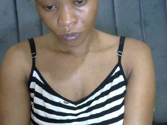 PrettyAlianah webcam