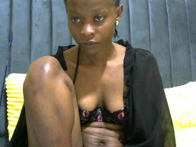 PrettyAlianah webcam