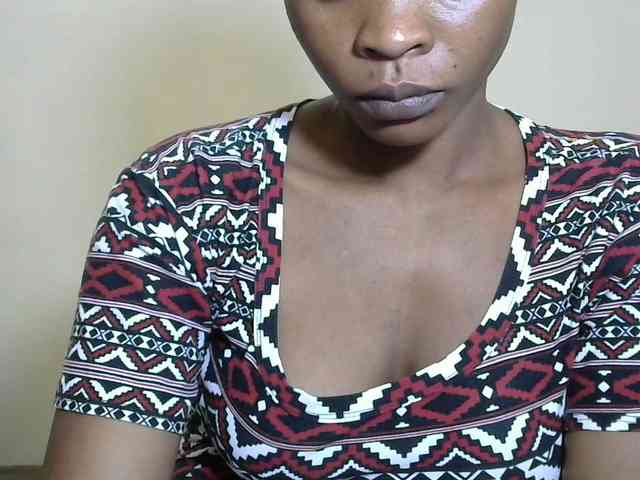 PrettyAlianah webcam