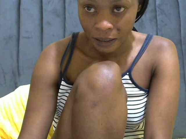 PrettyAlianah webcam