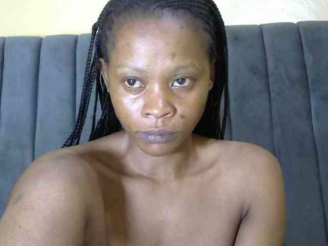 PrettyAlianah webcam
