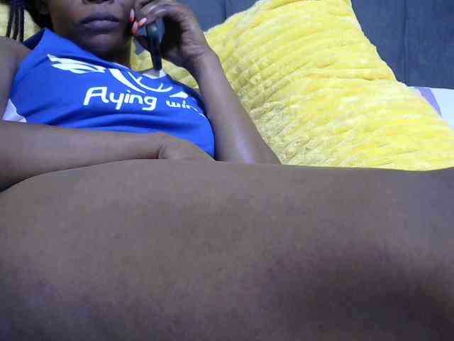 PrettyAlianah webcam