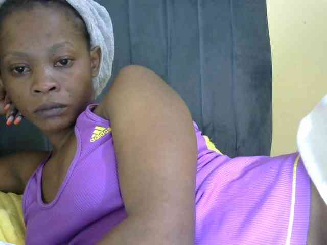 PrettyAlianah webcam