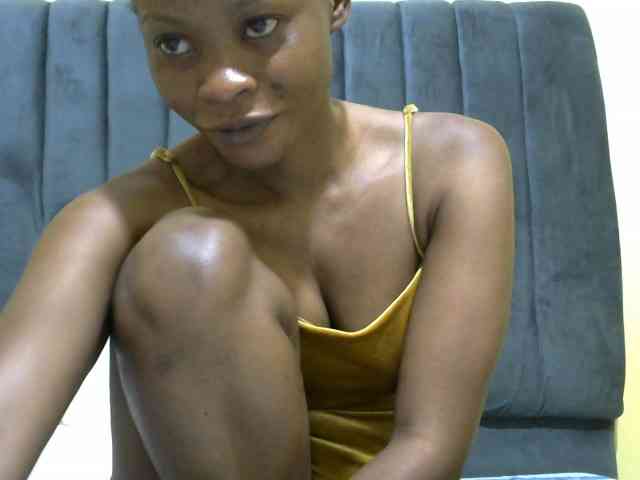 PrettyAlianah webcam