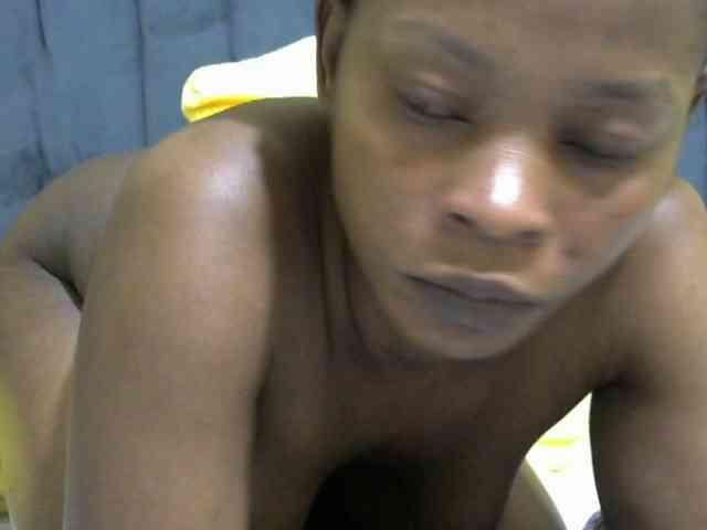 PrettyAlianah webcam