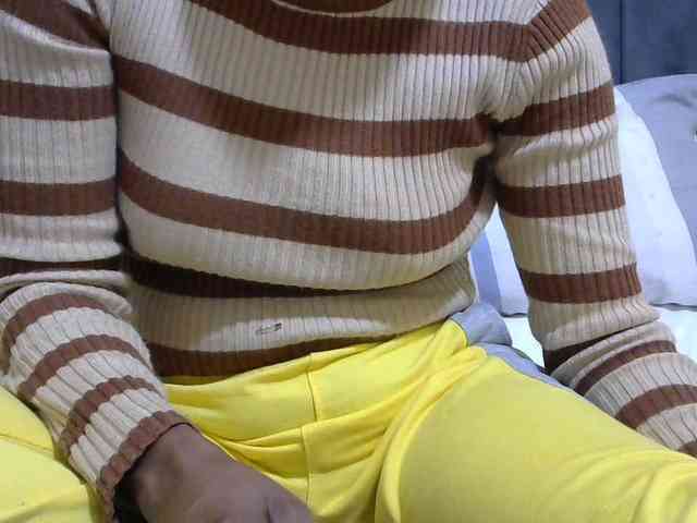 PrettyAlianah webcam