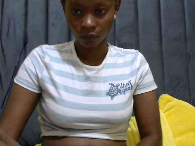 PrettyAlianah webcam