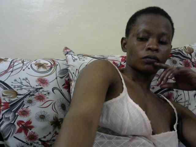 PrettyAlianah webcam