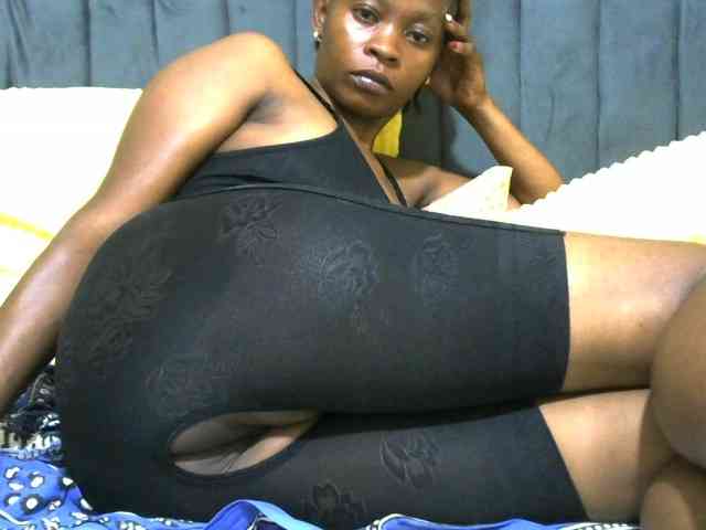 PrettyAlianah webcam
