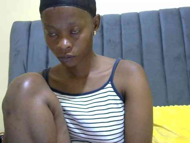 PrettyAlianah webcam