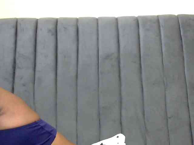 PrettyAlianah webcam
