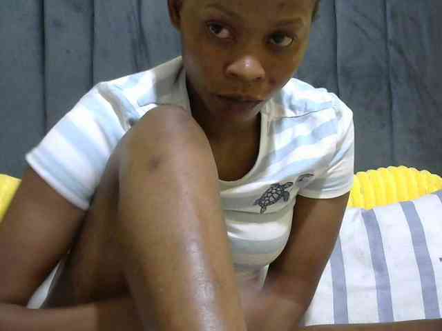 PrettyAlianah webcam