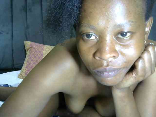 PrettyAlianah webcam
