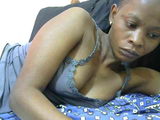 PrettyAlianah webcam
