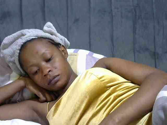 PrettyAlianah webcam