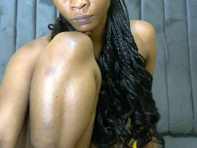 PrettyAlianah webcam