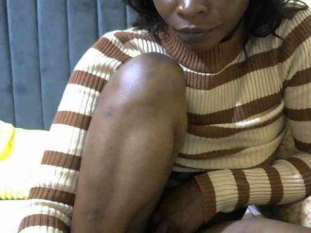 PrettyAlianah webcam