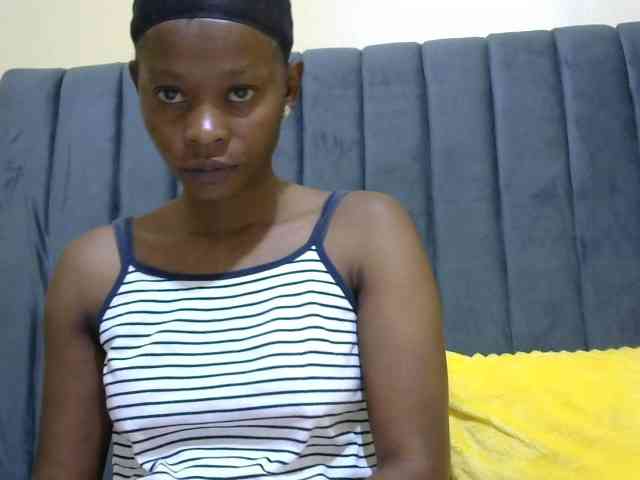 PrettyAlianah webcam