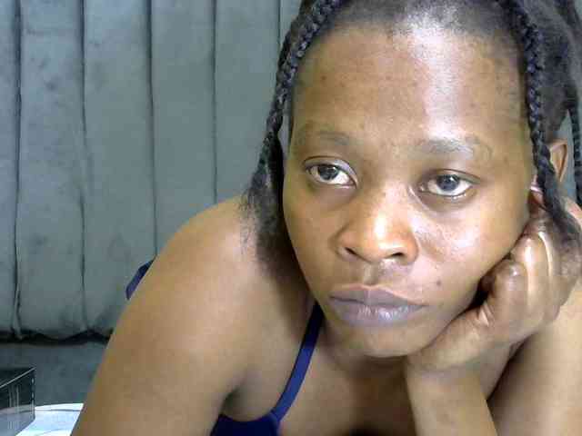 PrettyAlianah webcam