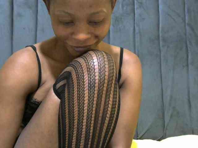 PrettyAlianah webcam