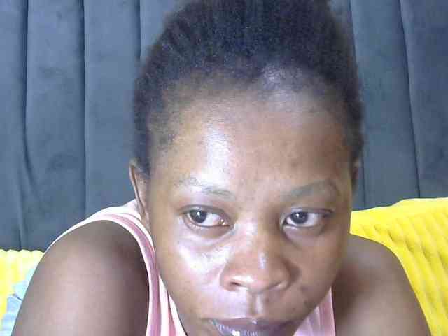 PrettyAlianah webcam