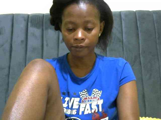 PrettyAlianah webcam