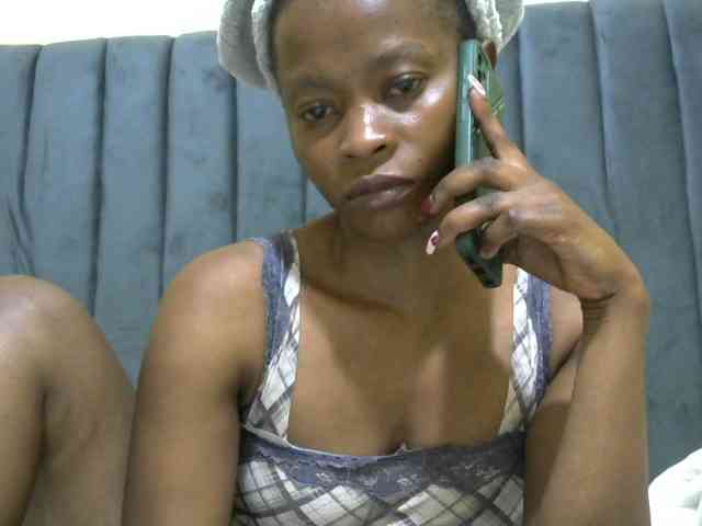 PrettyAlianah webcam