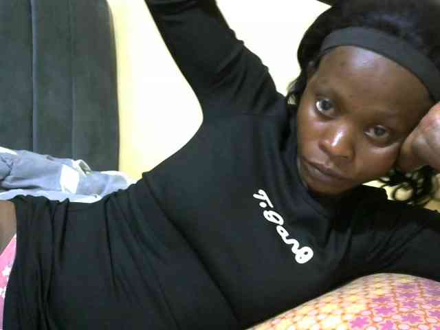 PrettyAlianah webcam