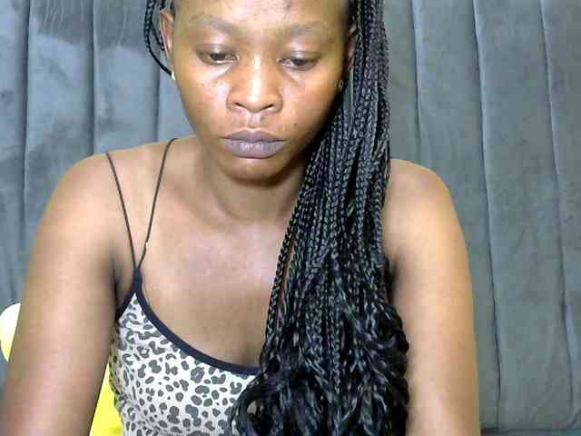 PrettyAlianah webcam