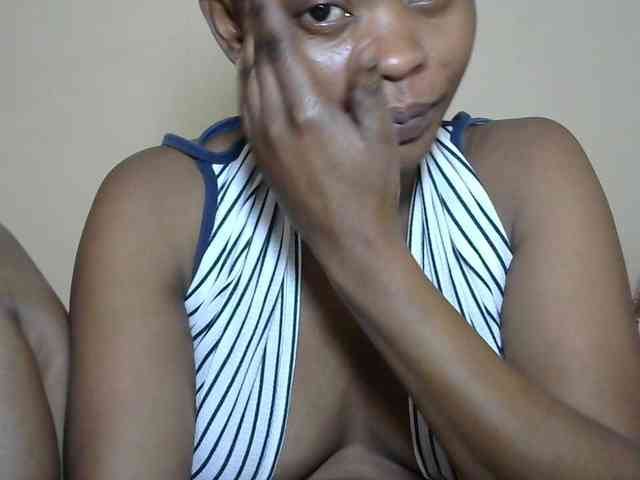 PrettyAlianah webcam