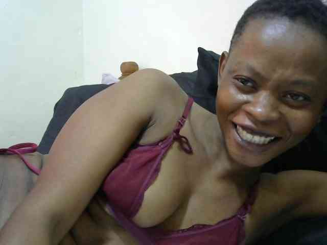PrettyAlianah webcam