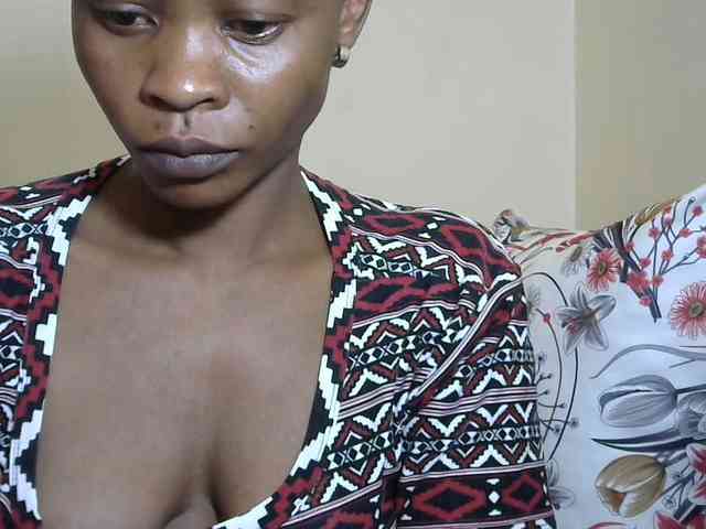PrettyAlianah webcam