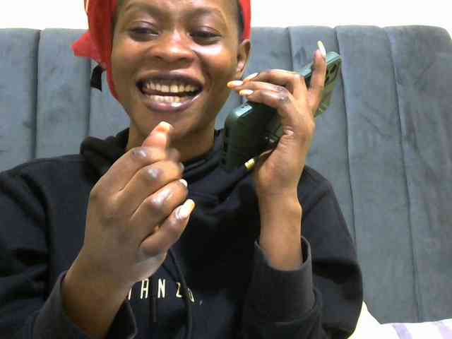 PrettyAlianah webcam
