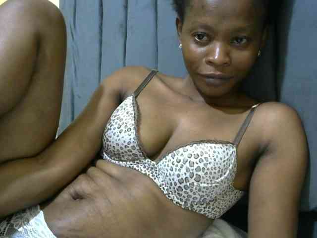 PrettyAlianah webcam