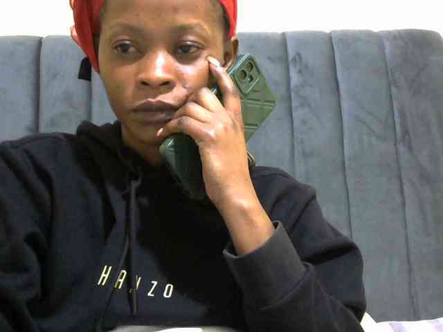 PrettyAlianah webcam