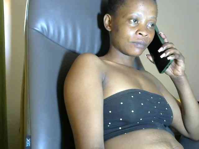 PrettyAlianah webcam