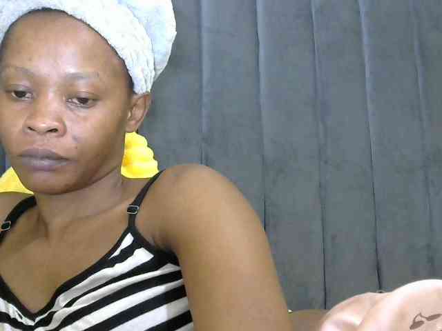 PrettyAlianah webcam