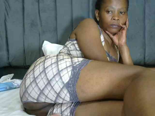 PrettyAlianah webcam
