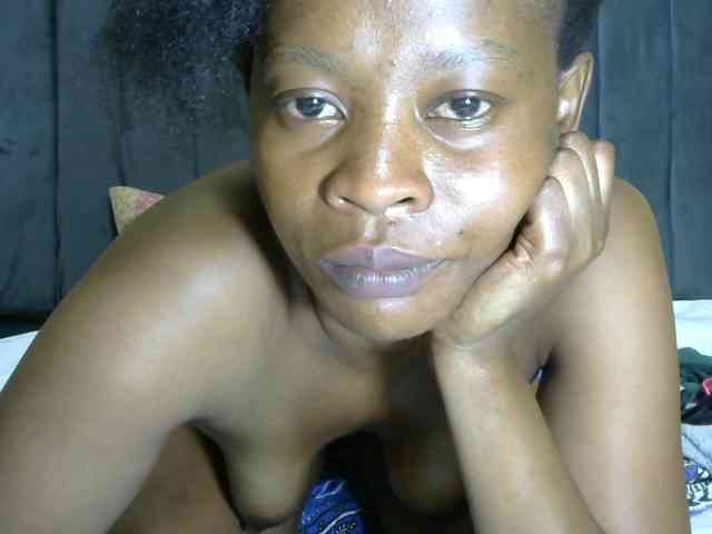 PrettyAlianah webcam
